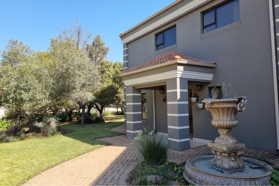 3 Bedroom Property for Sale in WestLake Country Safari Estate North West